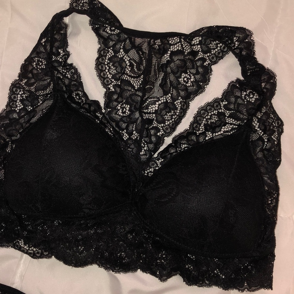 set - Picture 2 of 3